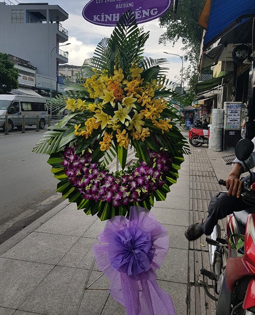 Điện hoa chia buồn sang trọng, giao hoa hỏa tốc miễn phí Nha Trang- Khánh  Hòa